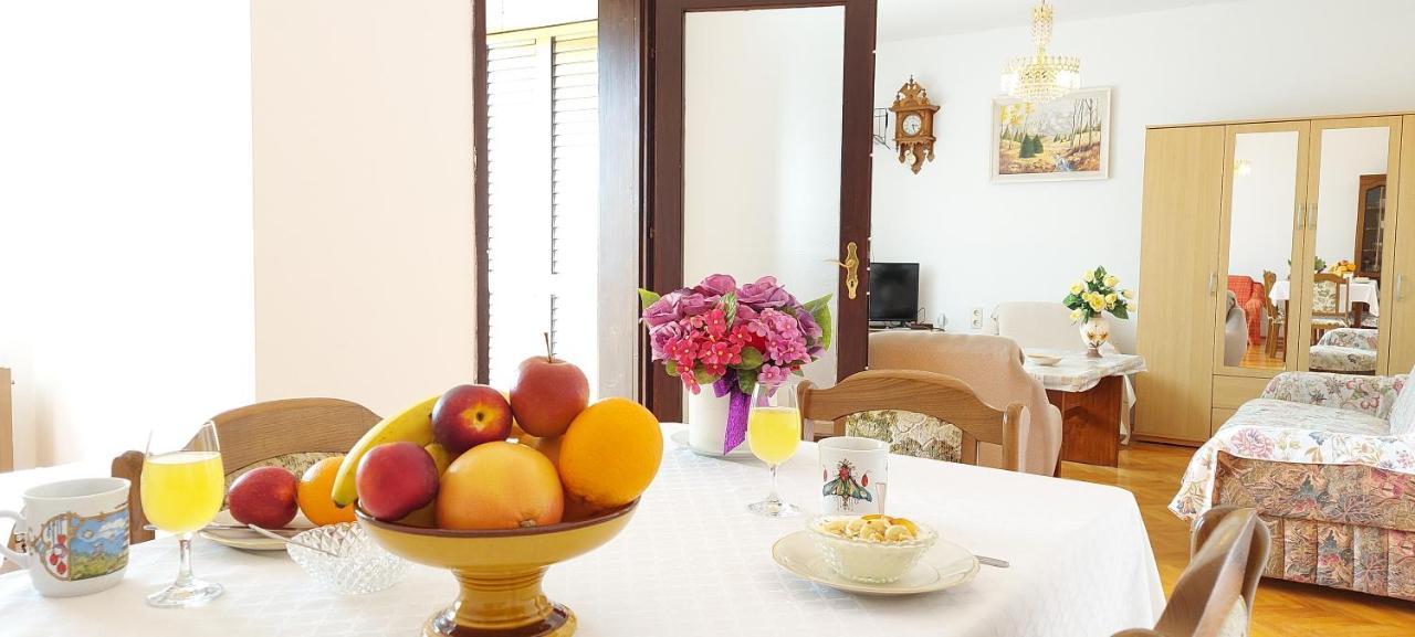 סנג' Holiday House With Seaview מראה חיצוני תמונה