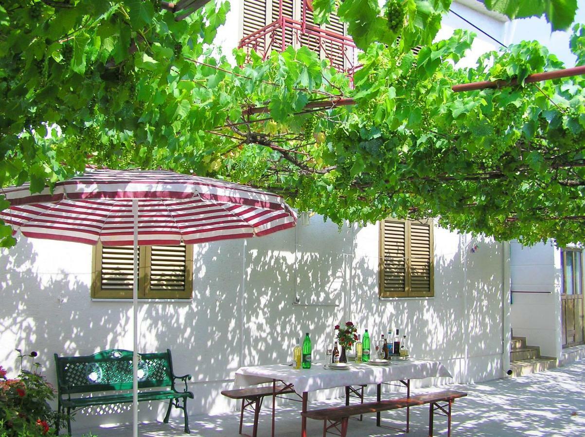 סנג' Holiday House With Seaview מראה חיצוני תמונה