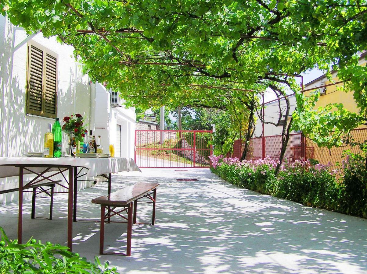 סנג' Holiday House With Seaview מראה חיצוני תמונה