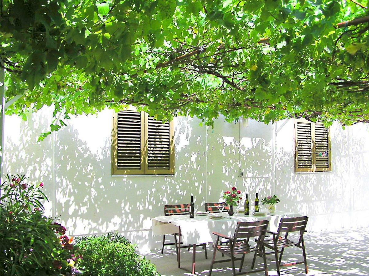 סנג' Holiday House With Seaview מראה חיצוני תמונה